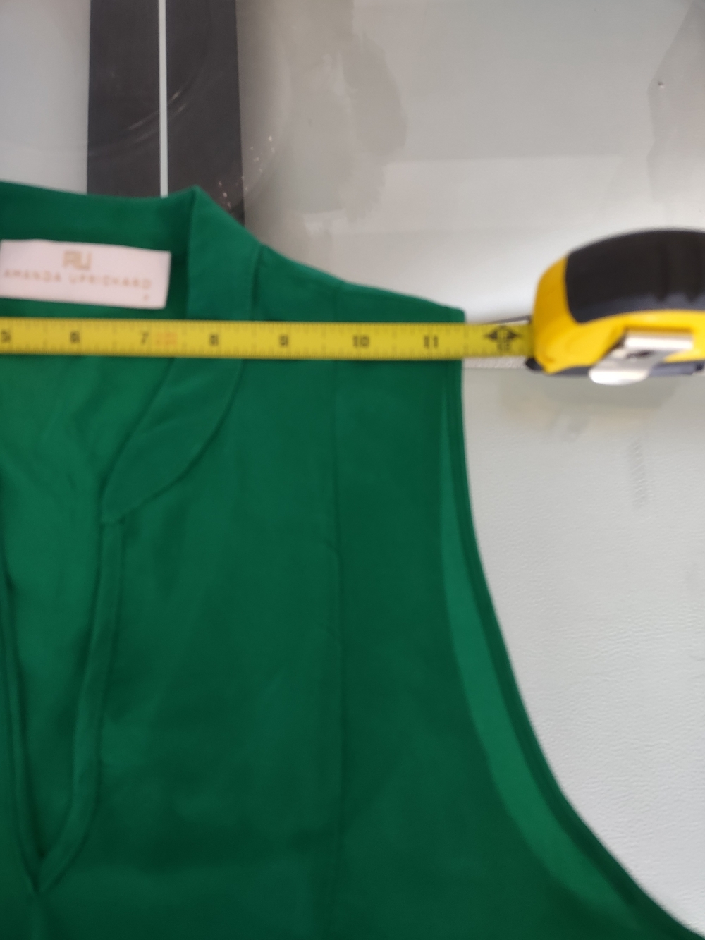 100%silk Sleeveless V-Neck Peplum Top - Emerald Green - Picture 6 of 10